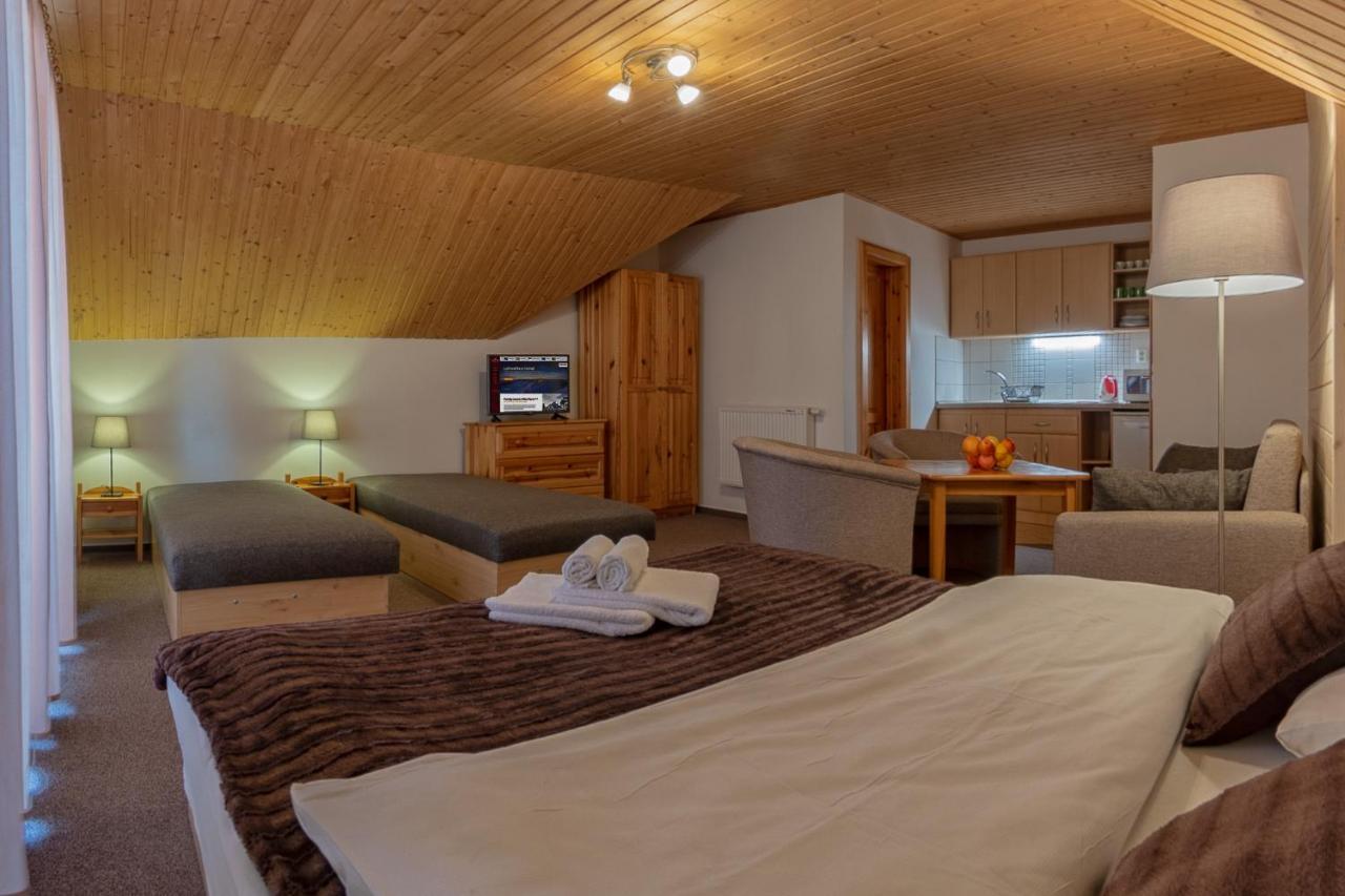 Apartmány a Štúdia Villa Flora Liptovská Sielnica Exterior foto