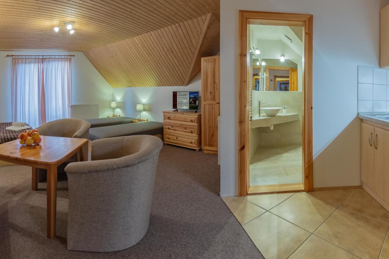 Apartmány a Štúdia Villa Flora Liptovská Sielnica Exterior foto